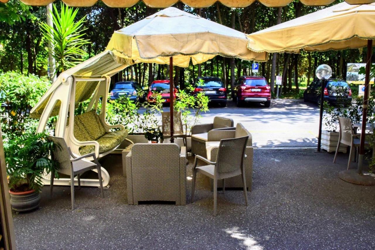 Hotel Tahiti Viareggio Exterior photo